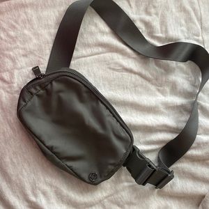 Lululemon Everywhere Belt Bag